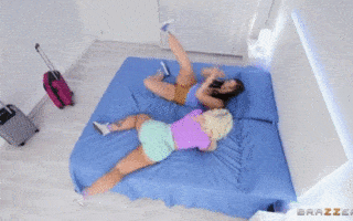 Blondie Fesser, Sofia Lee en Brazzers: Junto a su coño Parte 2