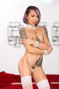 Kimberly Chi bio